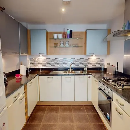 Centrally Located, Comfy 2-Bed 2-Bath Apt Dublin Exterior foto